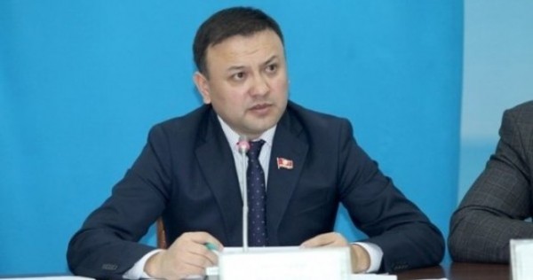 Депутат предлагает переместить посольство Кыргызстана в Таджикистане из Душанбе в город Худжанд
