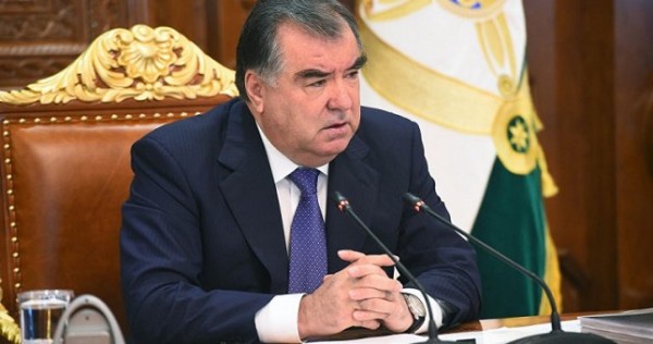 Э. Рахмон выразил озабоченность ростом преступности в районе Рудаки
