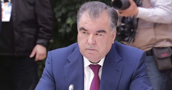Президент знакомится с состоянием народного хозяйства района Шамсиддини Шохин