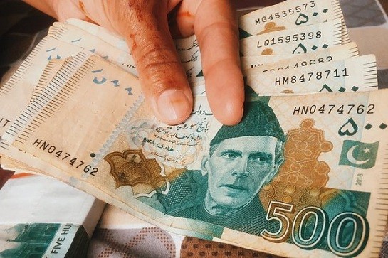 Пакистанская рупия стала самой сильной валютой
