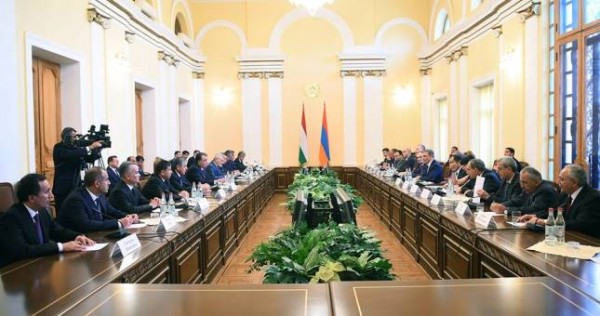 Таджикистан и Армения подписали девять документов о сотрудничестве