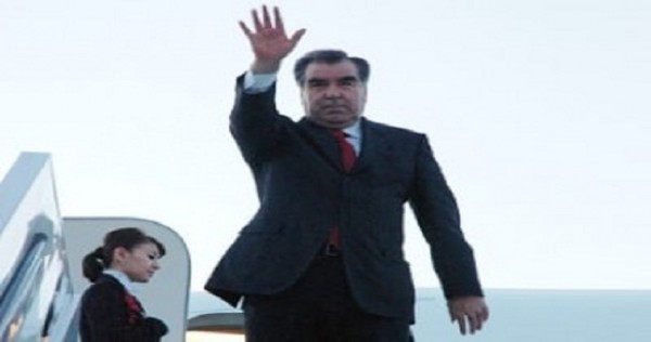Президент Рахмон выехал в Астану на Саммит ШОС