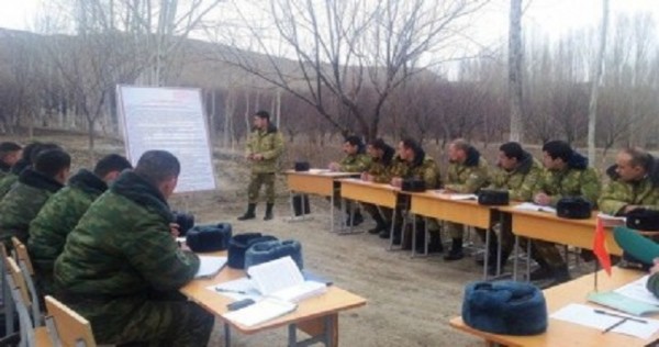 Кыргызские и таджикские пограничники провели совместное занятие