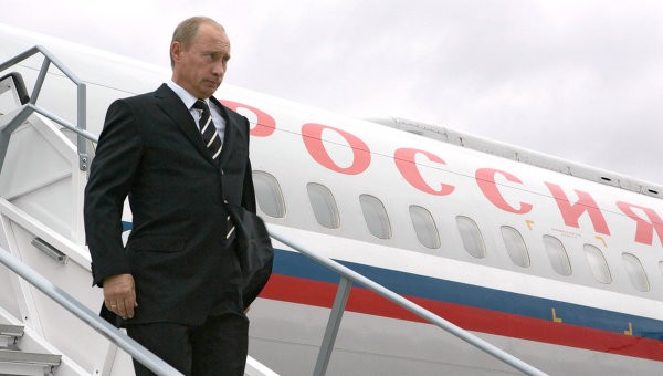 Владимира Путина встретили в Международном аэропорту Душанбе