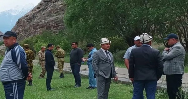 Главы Исфары и Баткенского района обсудили безопасность на границе
