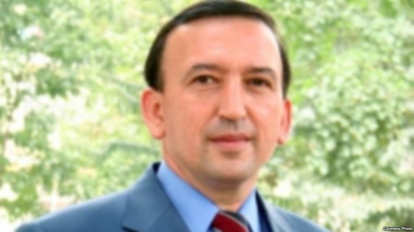 Экс пресс-секретарь президента посвятил новую книгу Эмомали Рахмону