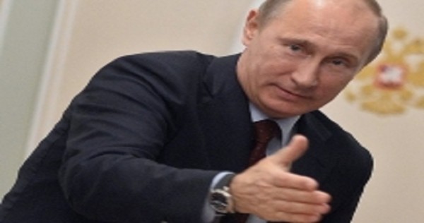 Путин попросил журналистов работать на предотвращение революций