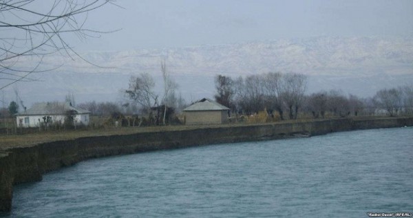 Власти Таджикистана призвали запастись водой и продуктами