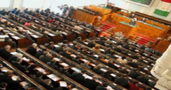 Таджикистан усиливает контроль и за финансированием политических партий