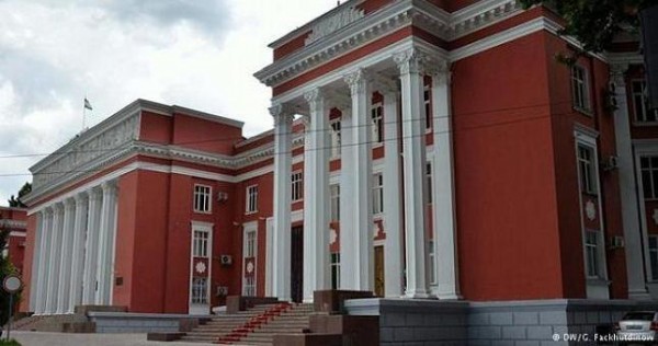 Парламент Таджикистана одобрил закон о контроле над НПО