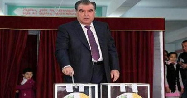 Президент Эмомали Рахмон членам избирательных комиссий: Спасибо вашим мужьям!