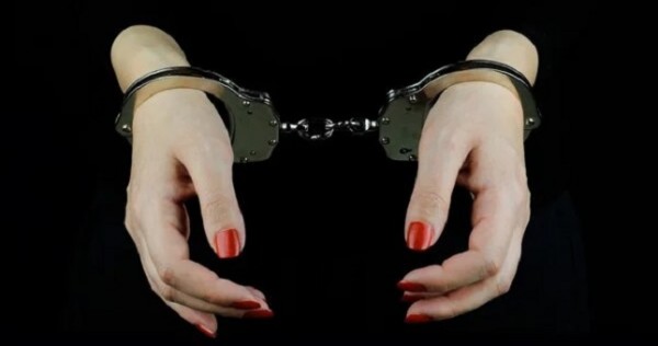 36-летняя жительница Вахдата задержана по обвинению в краже