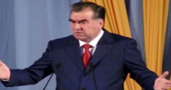 Рахмон встретился с представителями одаренной молодежи Согдийской области