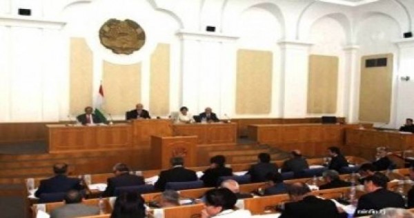 Некоторые депутаты Маджлиси намояндагон перейдут работать в правительство Таджикистана