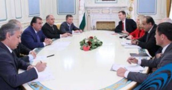 Э. Рахмон принял Регионального директора Всемирного банка по Центральной Азии