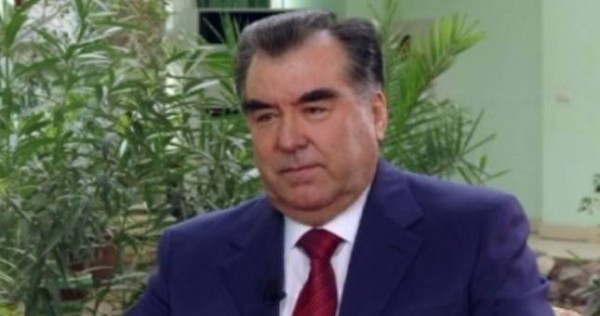 Э. Рахмон отбыл в Сочи