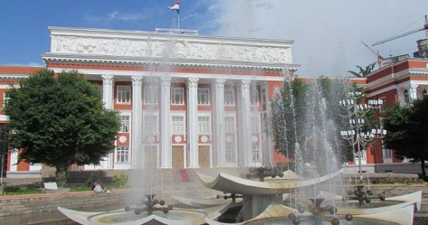 Таджикский парламент вновь приглашает узбекских коллег сесть за стол переговоров
