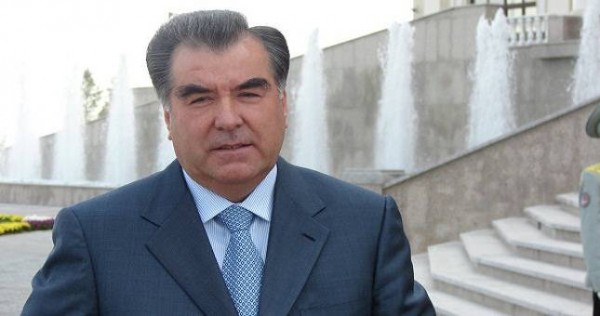 Президент Таджикистана призвал СМИ быть осторожнее в оценке проблем