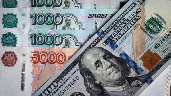 Власти Таджикистана не смогли назвать сумму переводов трудовых мигрантов