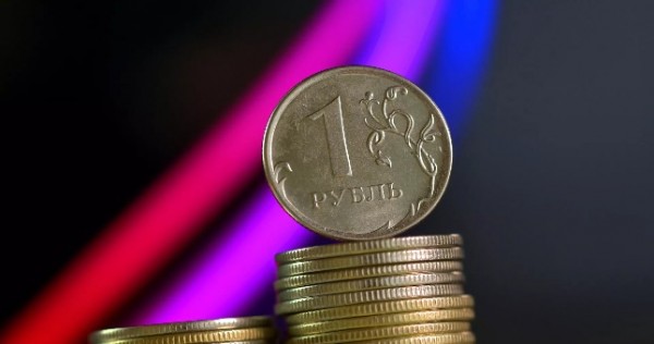 Рубль взлетел в Таджикистане после выходных