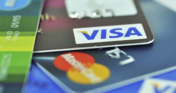 В Казахстане банки ужесточают процедуру выдачи карт гражданам России