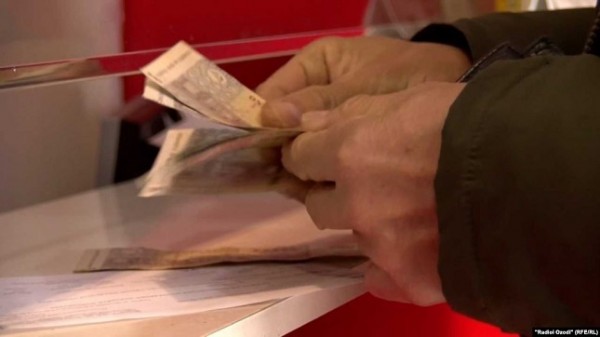 Сумма переводов мигрантов за 2021 год составила 90% от объема дефицита внешнеторгового баланса Таджикистана