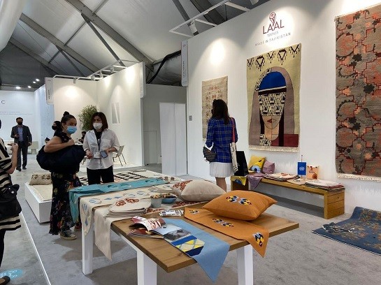 Продукция таджикского бренда LA’AL Textiles вновь представлена на крупнейшей выставке промышленного дизайна в Дубае
