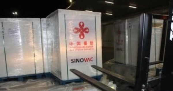 Очередная партия вакцины «CoronaVac» поступила в Таджикистан