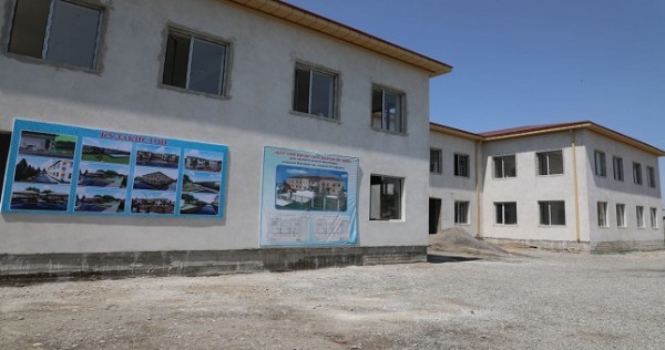 В Бободжонгафуровском районе строятся новые детские сады