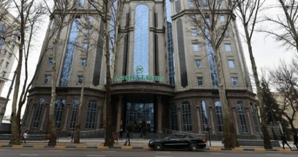 В "Амонатбанке" заявили о наказании за грубость сотрудников клиентам