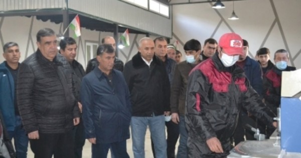 В Кулябе введен в эксплуатацию новый завод по производству пластиковых окон и дверей