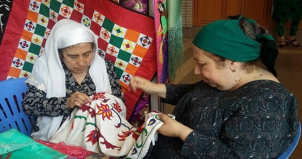 «Люди думают только о хлебе» Эпидемия и карантин убивают ремесла, которые с таким трудом возрождали в Таджикистане