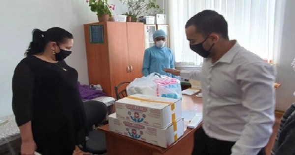 Таджикские театры оказали помощь нескольким больницам
