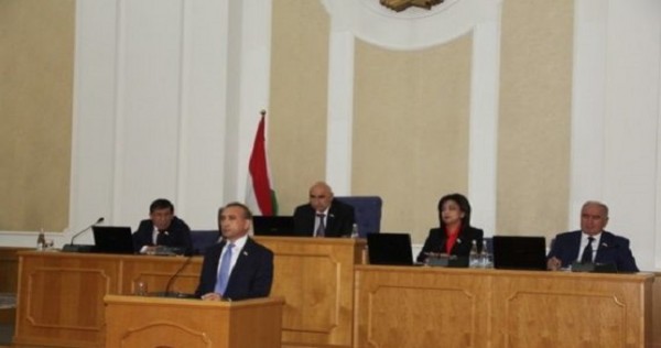 Парламент Таджикистана рассмотрит соглашение о финансовой помощи в борьбе с COVID-19