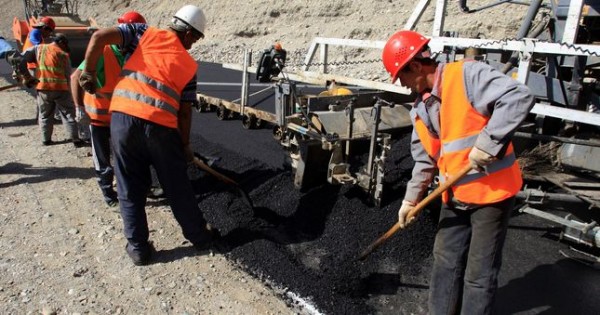Таджикистан и АБР подписали гранты на $120 миллионов для развития туризма и строительства дороги Обигарм-Нуробод