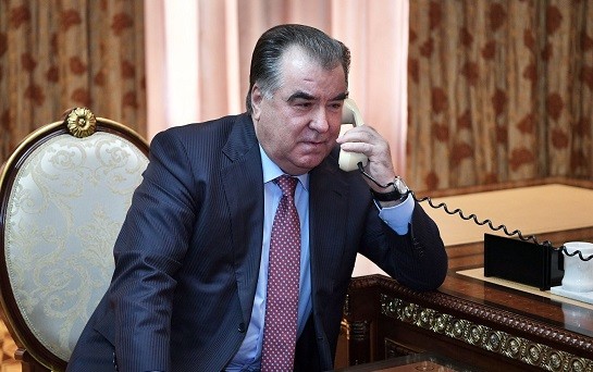 Эмомали Рахмон созвонился с Владимиром Путиным