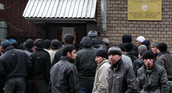 Western Union и Contact приостановили переводы в Таджикистан