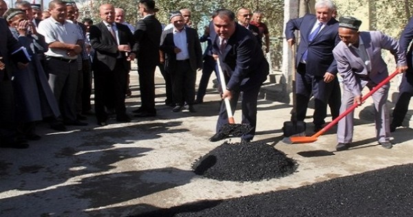 В Истаравшане начался ремонт 1650 метров дороги