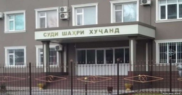 В Таджикистане "земельные дельцы" в 10-й раз предстали перед судом