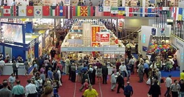 Таджикские литераторы участвуют в международной выставке книги в Минске