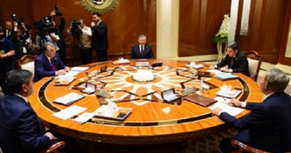 Эмомали Рахмон призвал страны региона к совместному использованию Сарезского озера