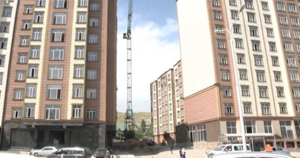 Главу ГУП "Строительство доступного жилья" отстранили от должности