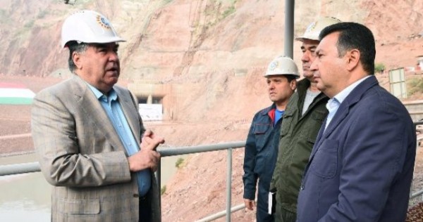 Эмомали Рахмон запустил первую часть конвеерной линии на Рогунской ГЭС