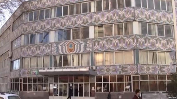 С третьей попытки. Госкомимущество опять выставляет на продажу швейную фабрику «Гулистон»