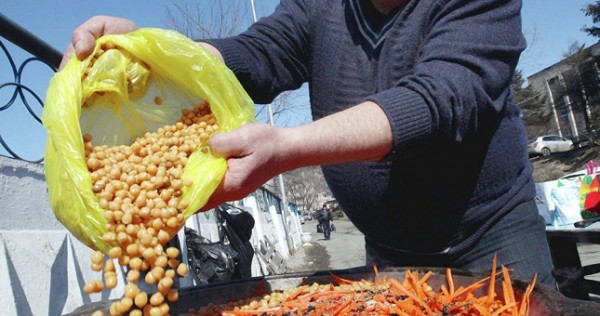 Сколько стоят яйца и морковь: в Таджикистане отмечен рост цен на продукты