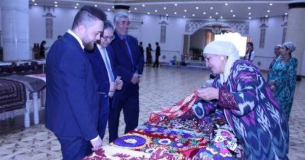 Туристические возможности Таджикистана обсудили в Душанбе