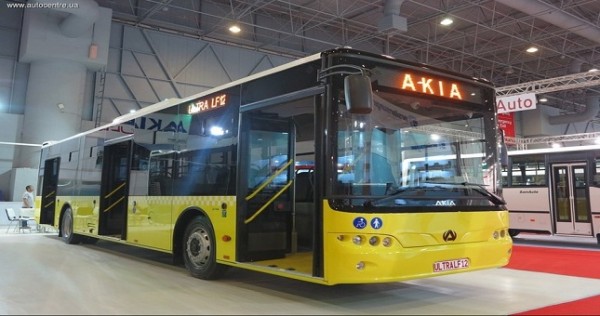 Эмомали Рахмон запустил в Душанбе завод по сборке турецких автобусов