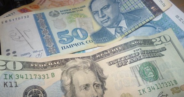 $20 в день. Два банка в Таджикистане два года не отдают деньги клиентам
