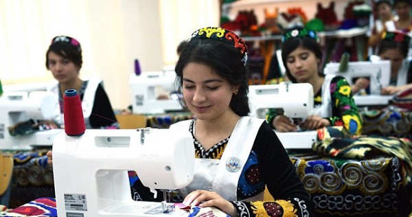 Посольство КНР открыло в Таджикистане швейный цех