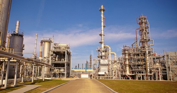 Срок сдачи в эксплуатацию первой очереди нефтезавода в Дангаре перенесен на март